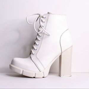 Jeffrey Campbell: White Leather Lace Up Boot
